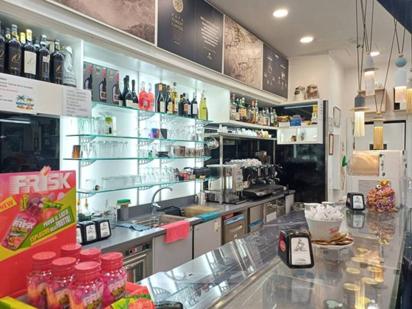 negozio in vendita a Roma in zona Collatino