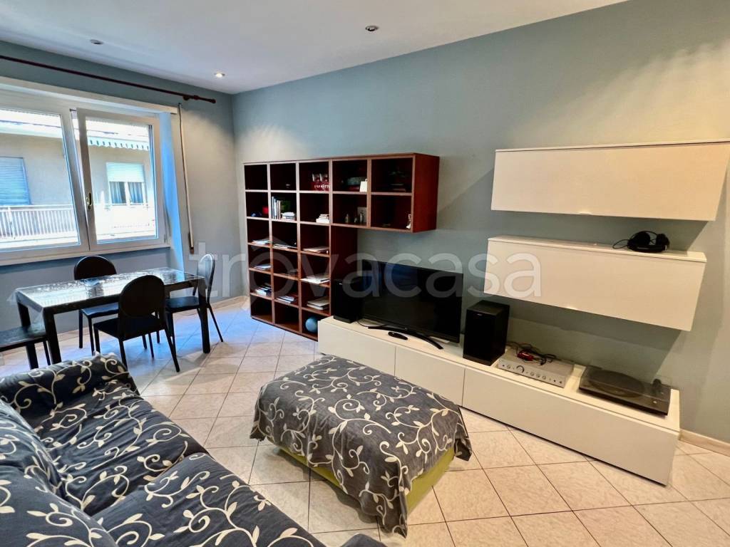 appartamento in vendita a Roma in zona Ardeatino