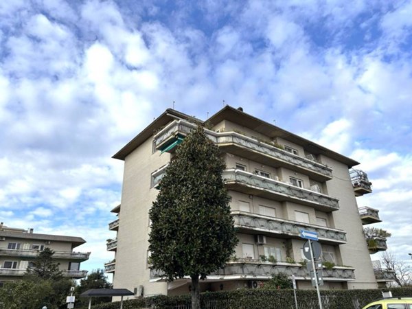 appartamento in vendita a Roma in zona Vitinia