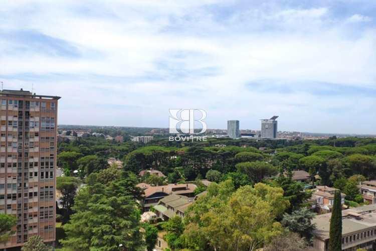 appartamento in vendita a Roma in zona EUR