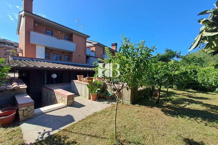 casa indipendente in vendita a Roma in zona Casalotti