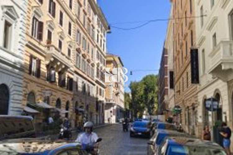 appartamento in vendita a Roma in zona Rione Monti/Campitelli