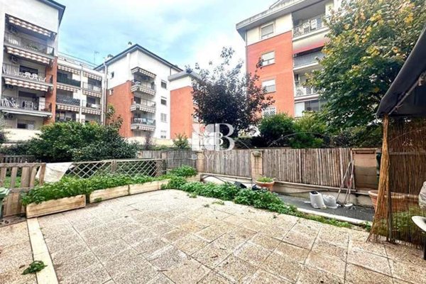 appartamento in vendita a Roma in zona Fonte Laurentina
