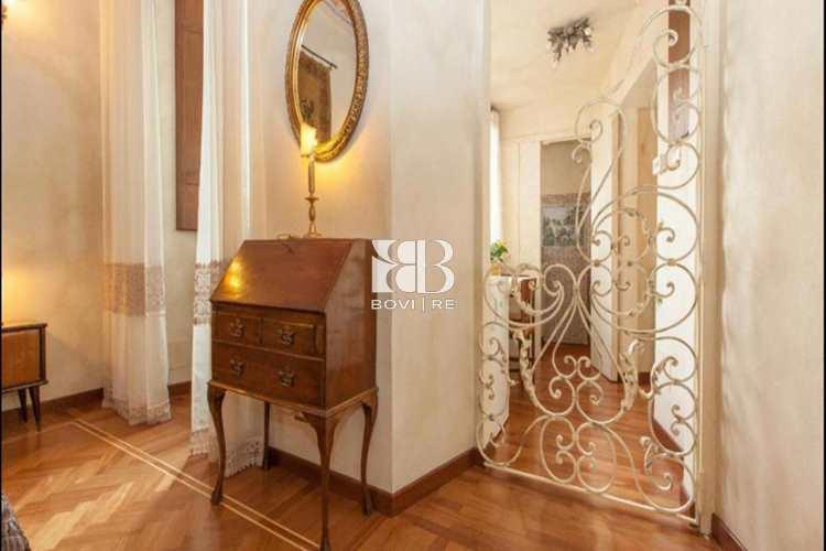 appartamento in vendita a Roma in zona Parione/Sant'Eustachio