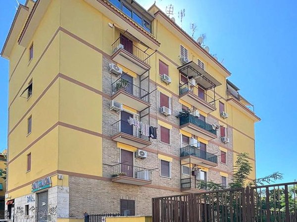 appartamento in vendita a Roma in zona Prenestino-Centocelle