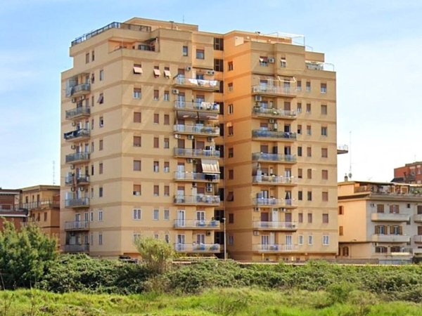appartamento in vendita a Roma in zona Torre Angela