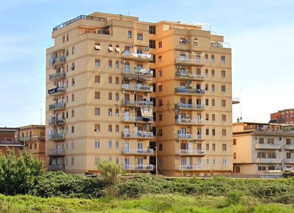 appartamento in vendita a Roma in zona Torre Angela