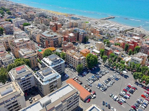 appartamento in vendita a Roma in zona Ostia
