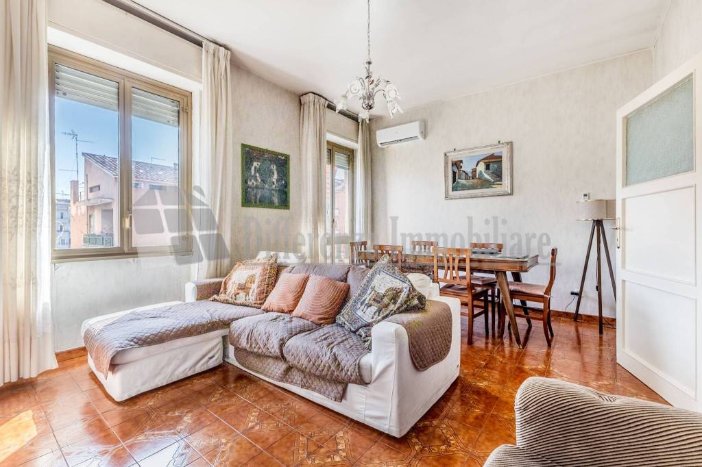 appartamento in vendita a Roma in zona Appio Claudio