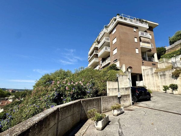 appartamento in vendita a Roma in zona Sette Bagni