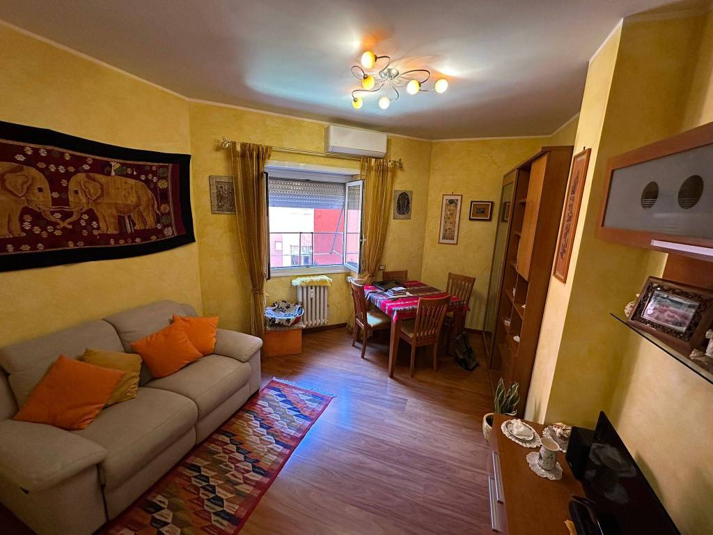 appartamento in vendita a Roma in zona Don Bosco