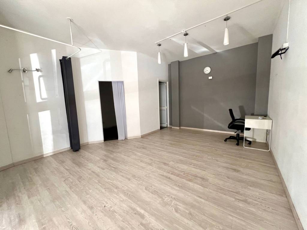 negozio in vendita a Roma in zona Gianicolense