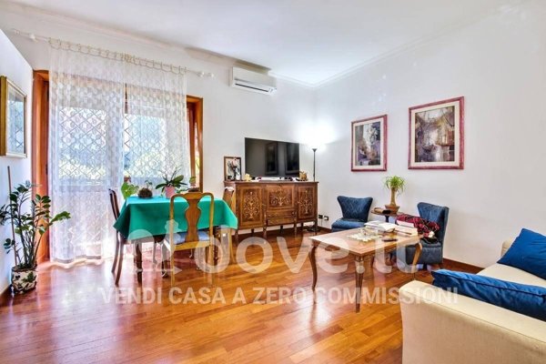appartamento in vendita a Roma in zona Lunghezza
