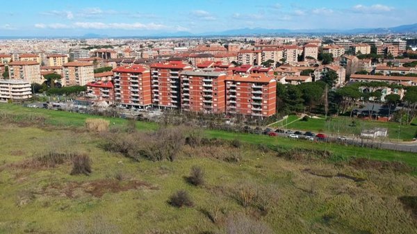 appartamento in vendita a Roma in zona Torre Spaccata