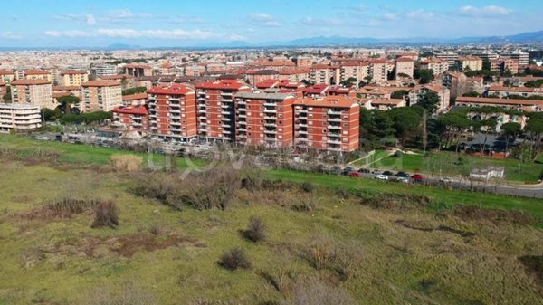 appartamento in vendita a Roma in zona Torre Spaccata