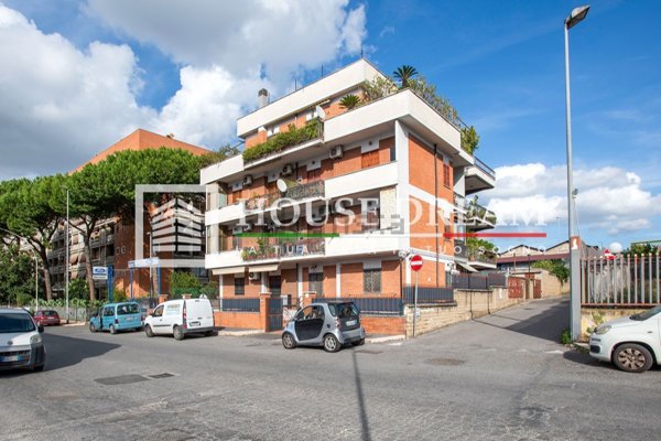 appartamento in vendita a Roma in zona Torre Maura