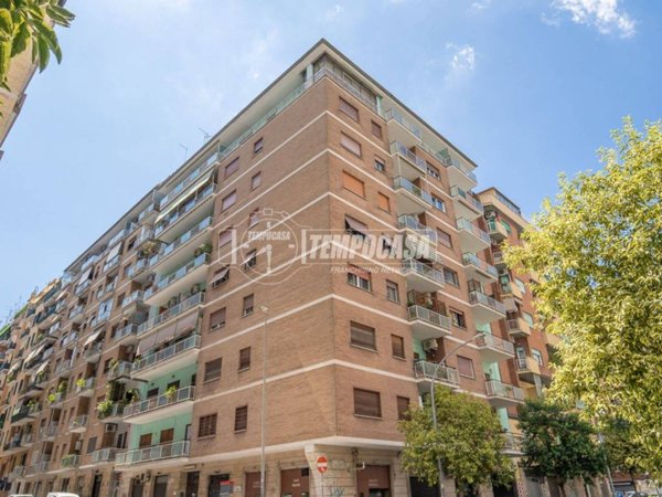appartamento in vendita a Roma in zona Tuscolano