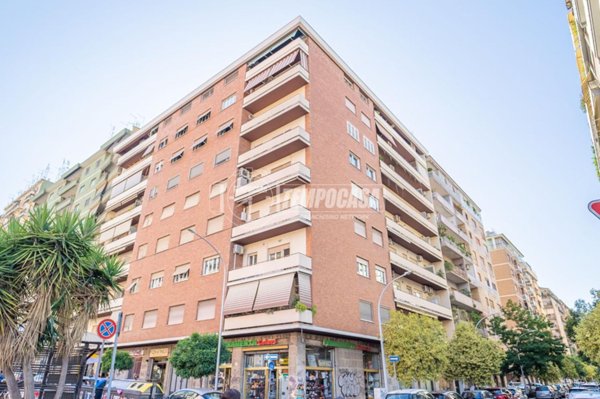 appartamento in vendita a Roma in zona Tuscolano