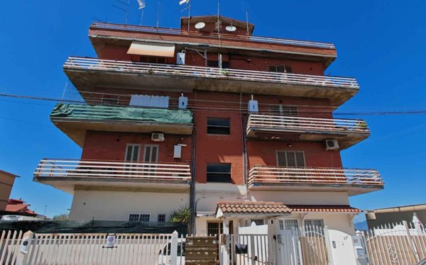 appartamento in vendita a Roma in zona Lunghezza