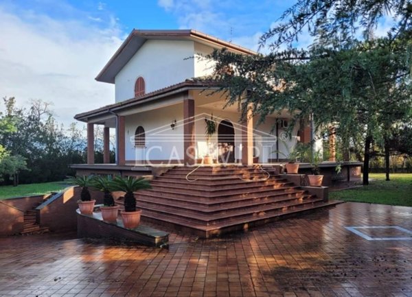 casa indipendente in vendita a Roma in zona Pantan Monastero