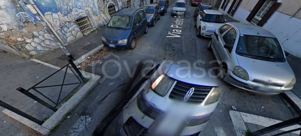 appartamento in vendita a Roma in zona Tuscolano