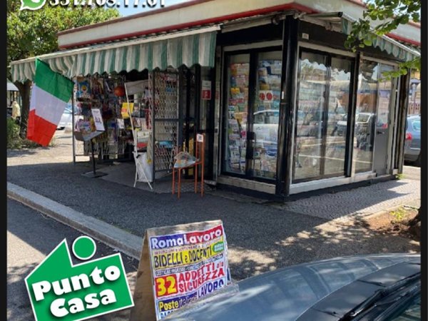 negozio in vendita a Roma in zona Torrino
