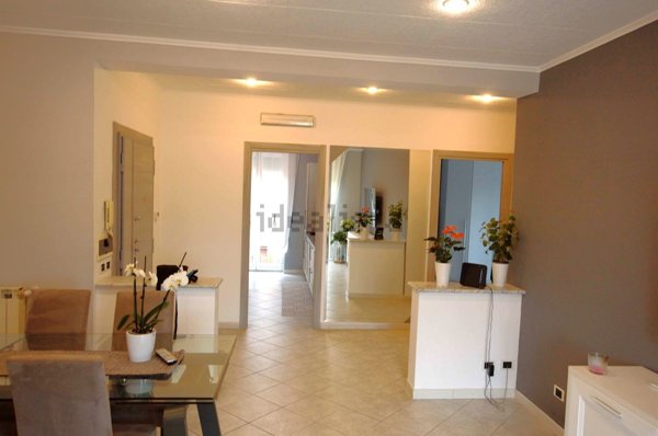 appartamento in vendita a Roma in zona Torre Angela