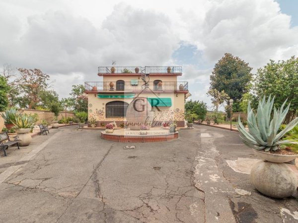 casa indipendente in vendita a Roma in zona Pantan Monastero