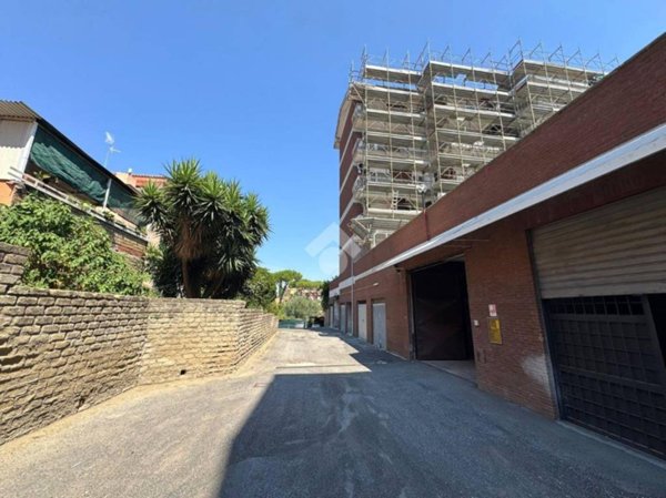 locale di sgombero in vendita a Roma in zona La Pisana