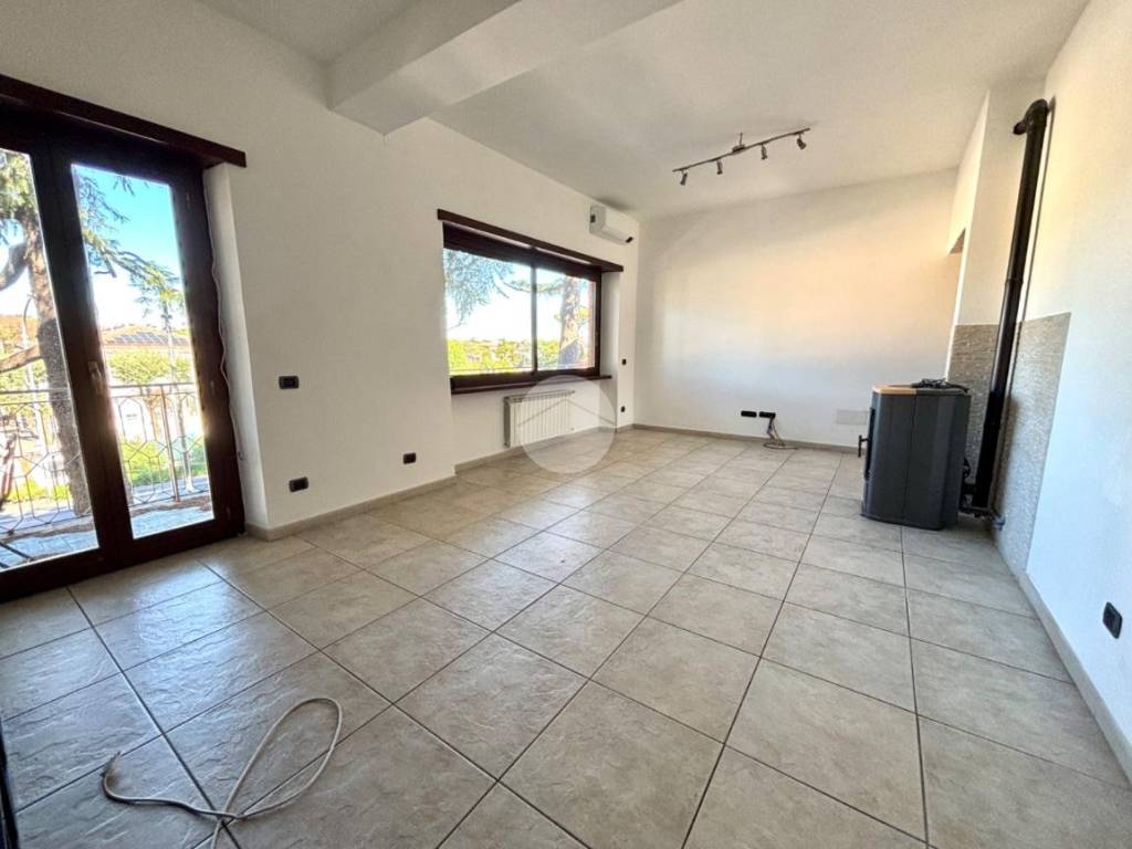 appartamento in vendita a Roma in zona Appio Claudio