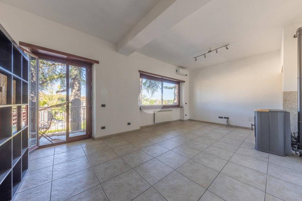 appartamento in vendita a Roma in zona Appio Claudio