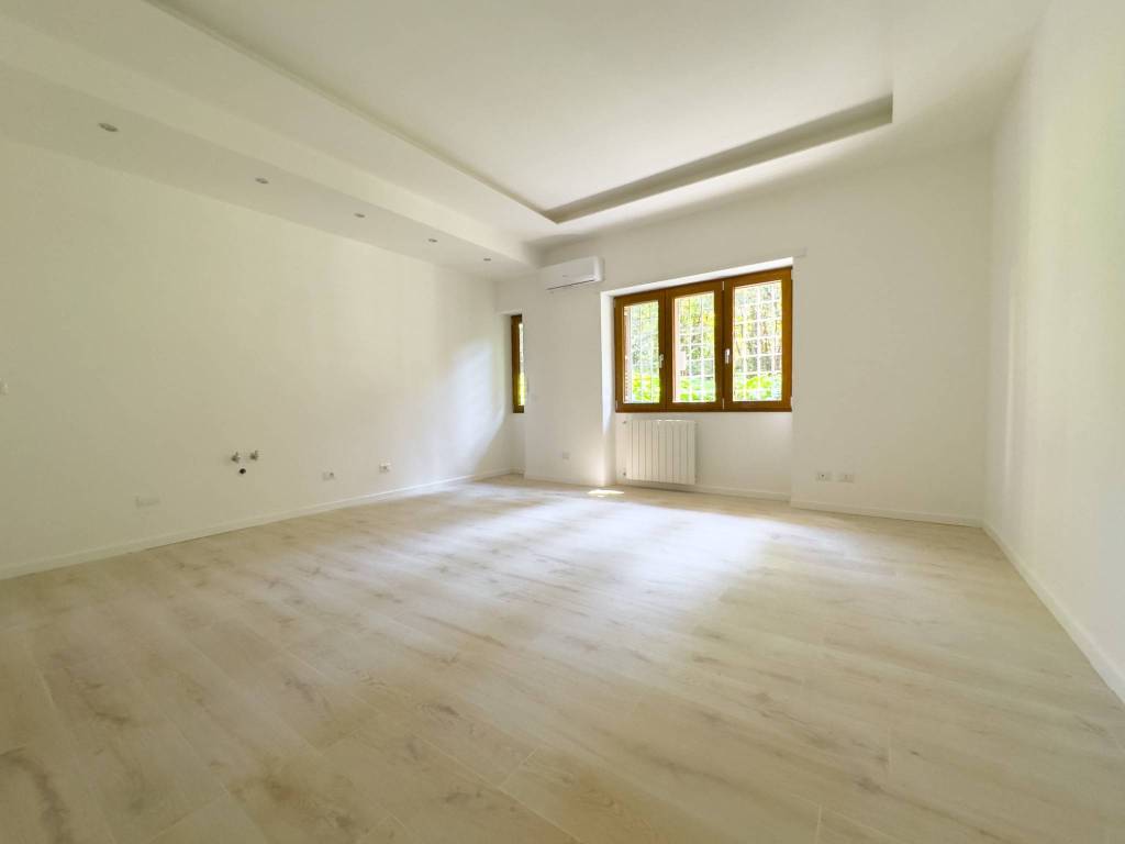 appartamento in vendita a Roma in zona Ostiense