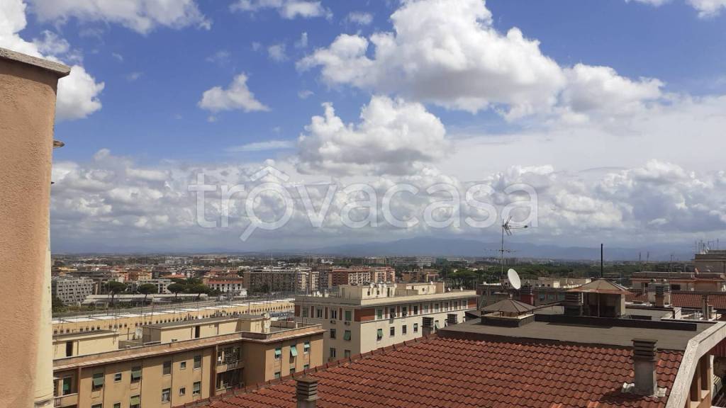 appartamento in vendita a Roma in zona Prenestino-Labicano