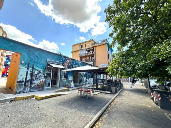 negozio in vendita a Roma in zona Ostiense