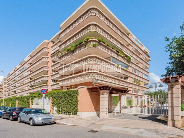 appartamento in vendita a Roma in zona Grottarossa