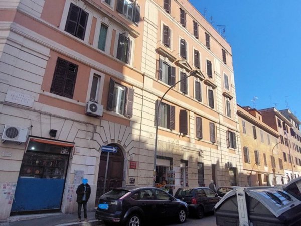 appartamento in vendita a Roma in zona Tuscolano