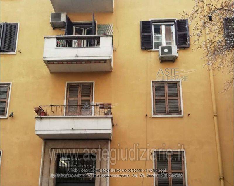 appartamento in vendita a Roma in zona Tuscolano