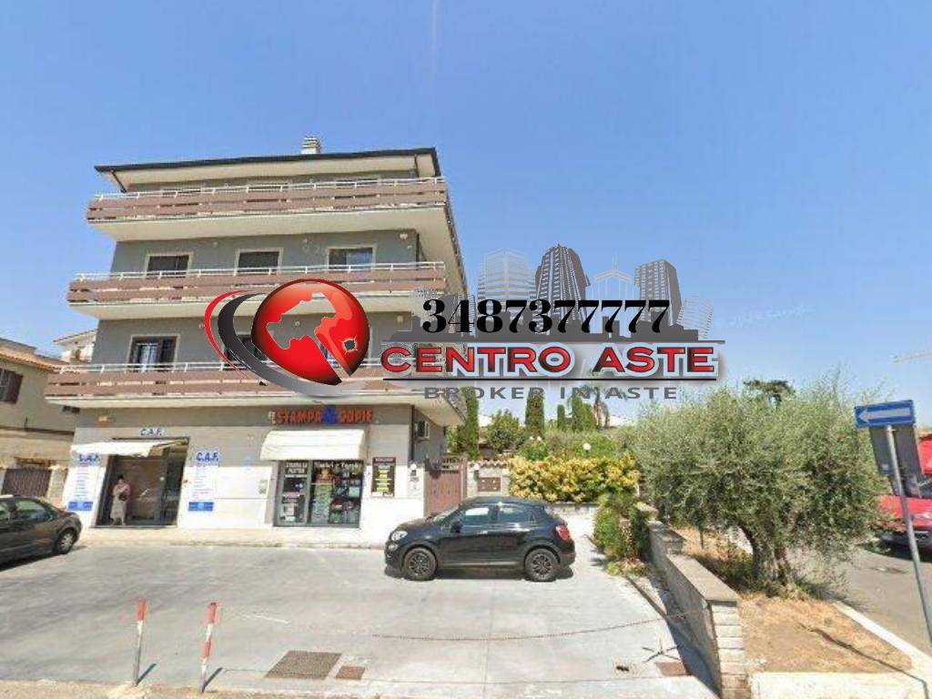 negozio in vendita a Roma in zona Castelverde