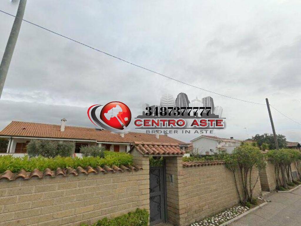 casa indipendente in vendita a Roma in zona Infernetto
