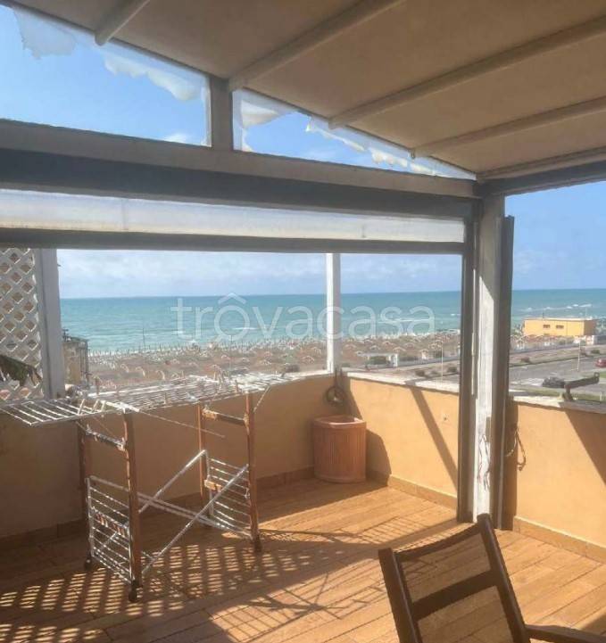 appartamento in vendita a Roma in zona Ostia