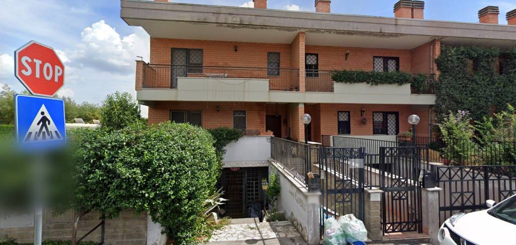 casa indipendente in vendita a Roma in zona Cesano