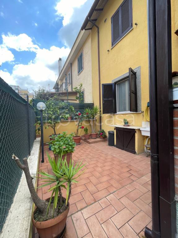 appartamento in vendita a Roma in zona Casalotti