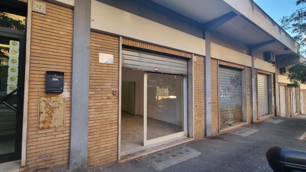 negozio in vendita a Roma in zona Portuense