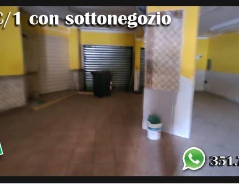 negozio in vendita a Roma in zona Casal Morena