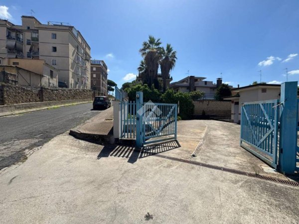 casa indipendente in vendita a Roma