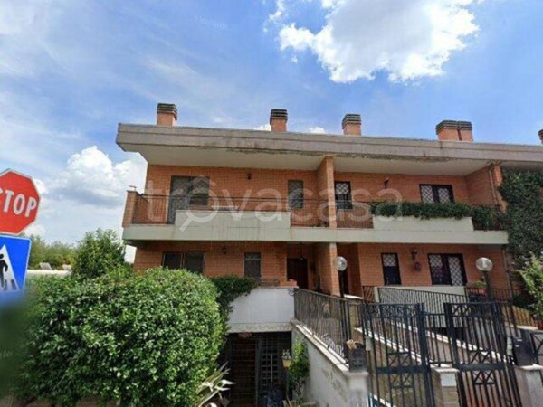 casa indipendente in vendita a Roma in zona Cesano