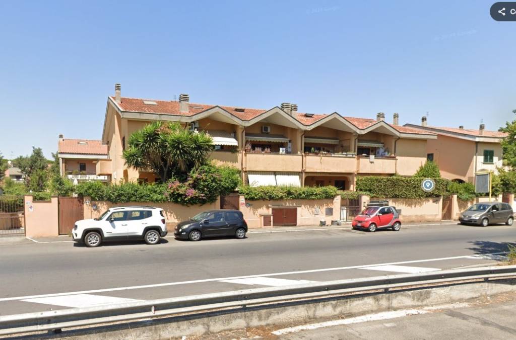 casa indipendente in vendita a Roma in zona Ostia