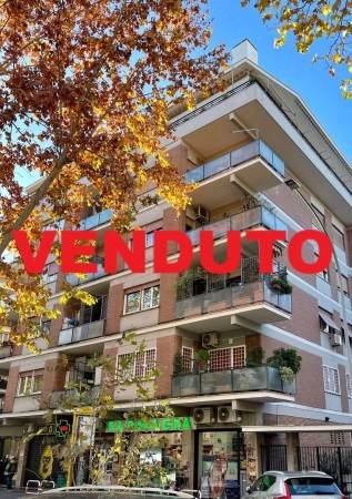 appartamento in vendita a Roma in zona Appio Claudio