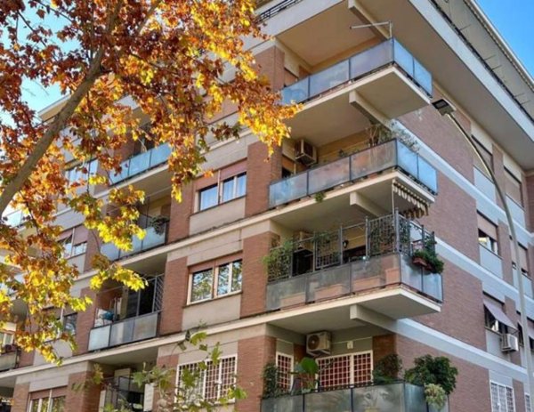 appartamento in vendita a Roma in zona Appio Claudio
