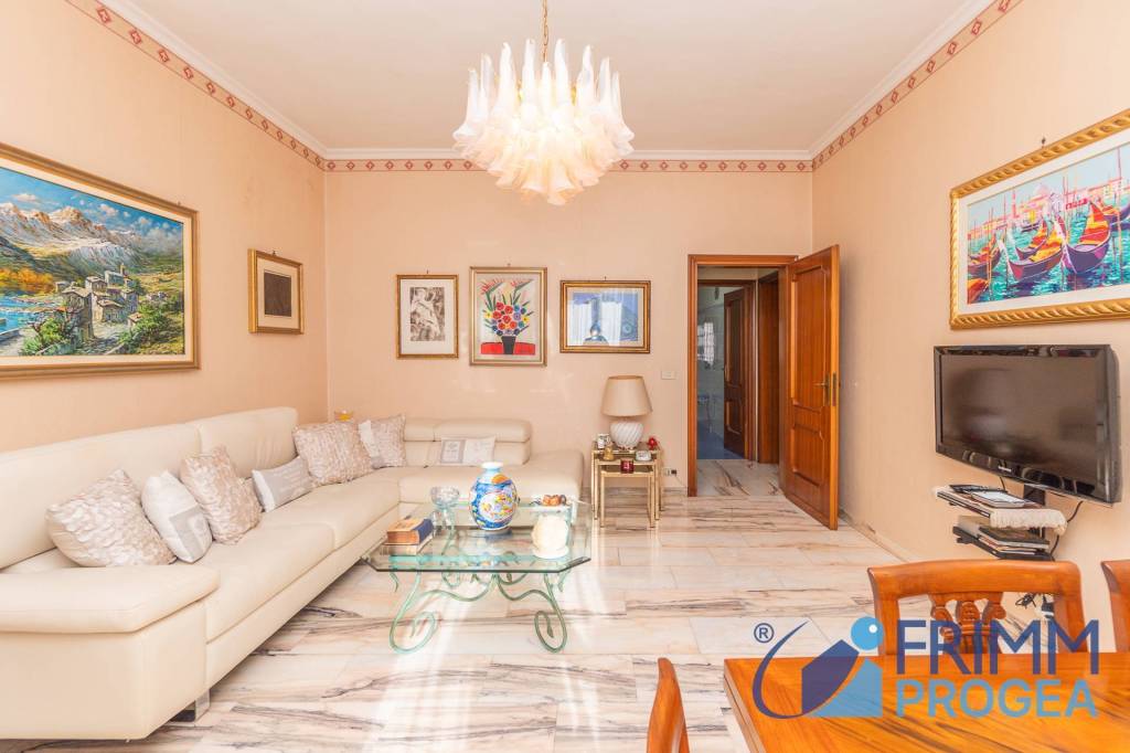 appartamento in vendita a Roma in zona Castro Pretorio